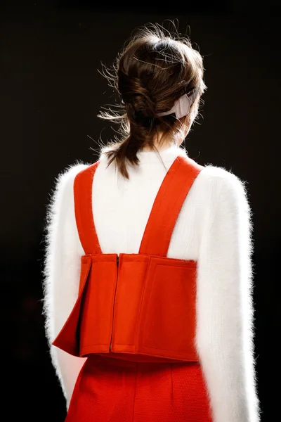 Look 18